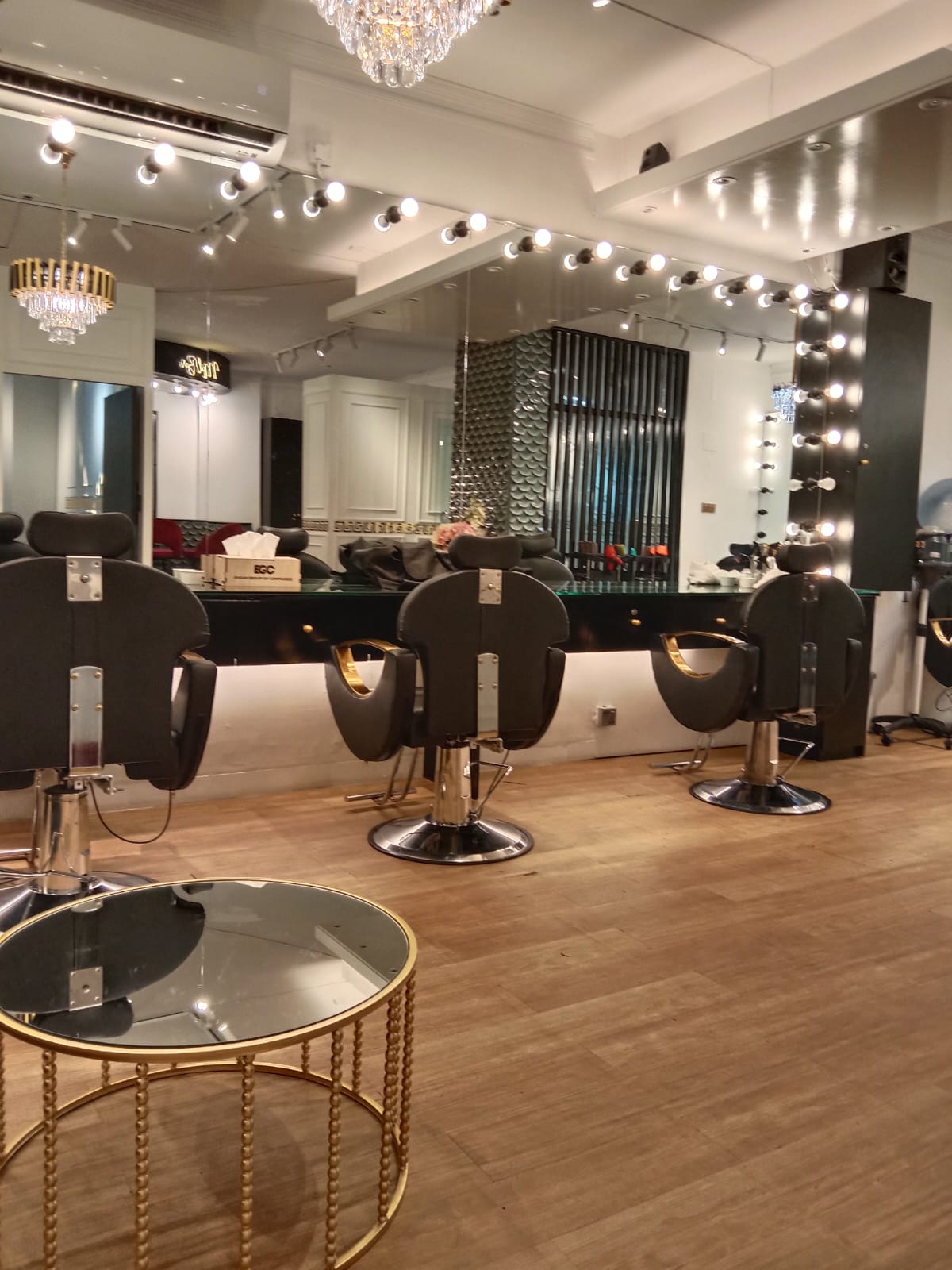 Rouge Makeover Studio by Aysha Ehsan logo