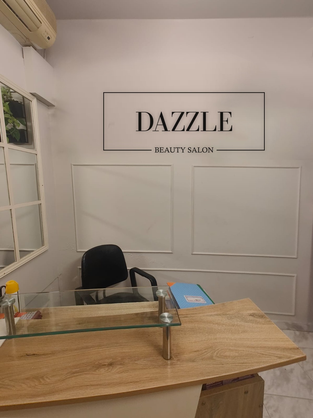 Dazzle Beauty Salon logo