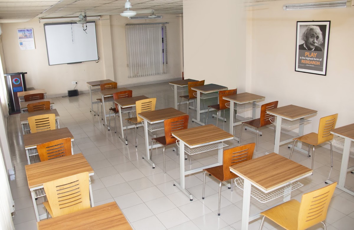 Presidency International School, Junior Campus logo