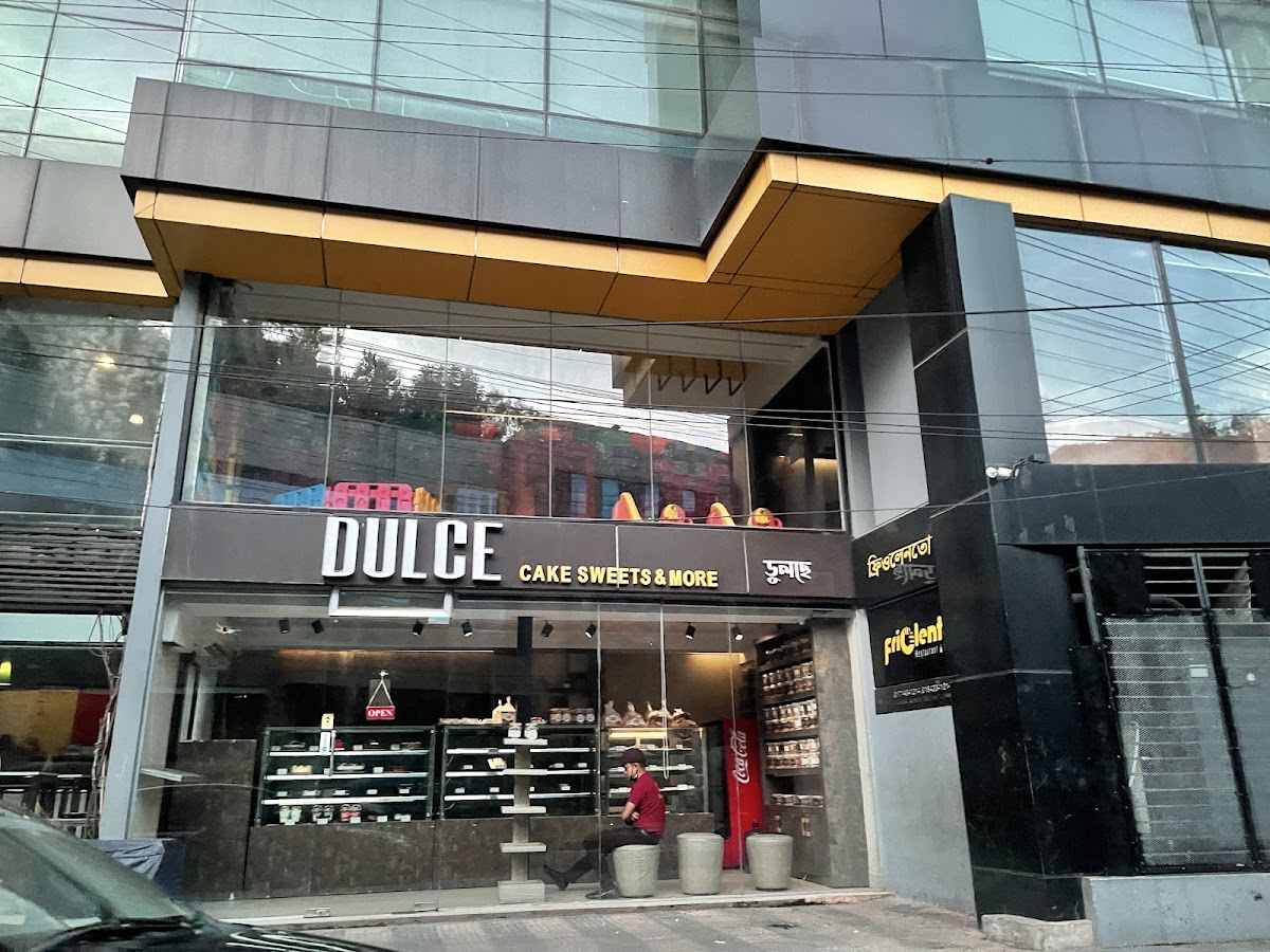 Dulce Cake Sweets And More logo