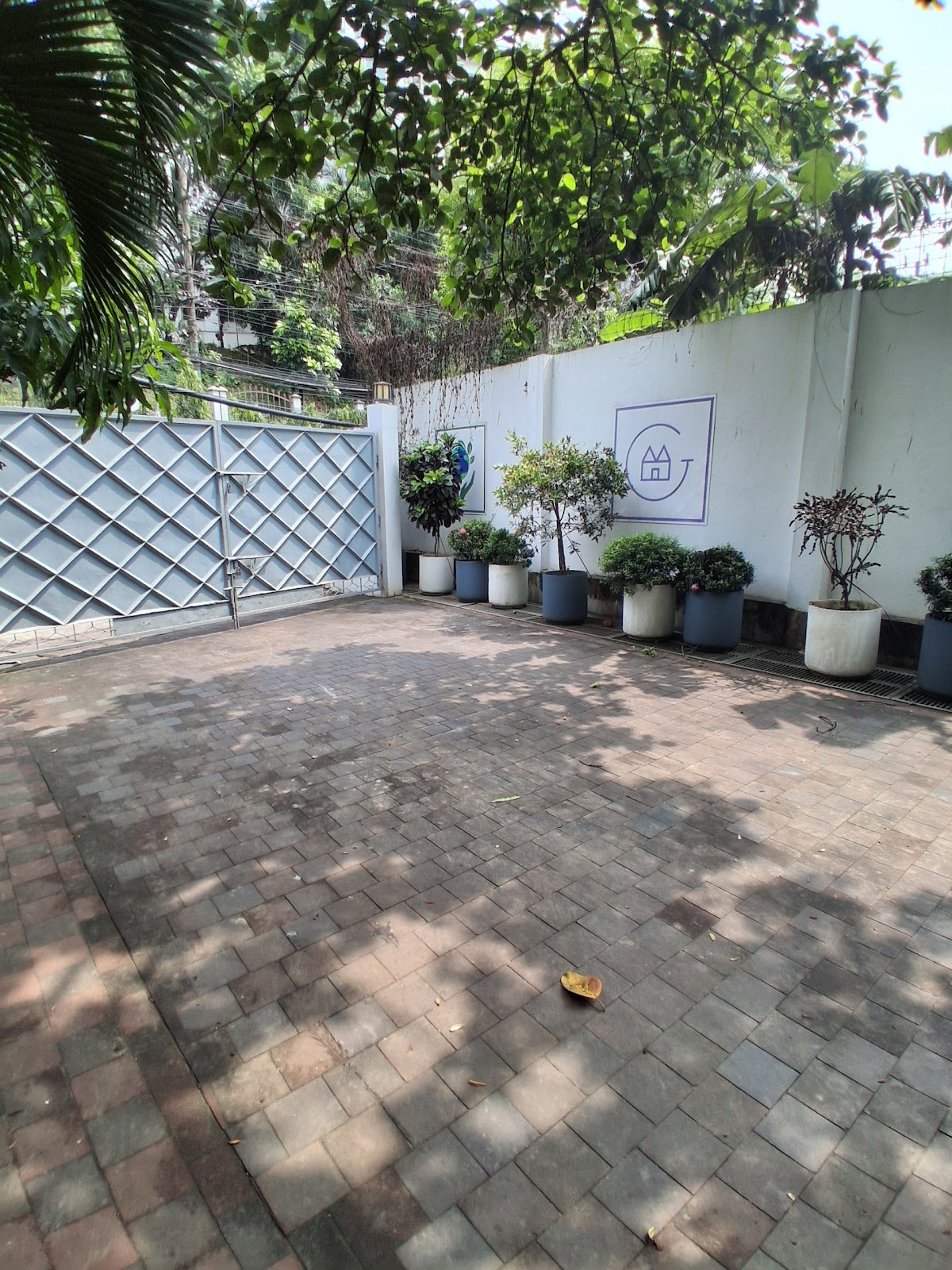 Gulmeher Hall ( USTC Ladies hostel) - Photo 1