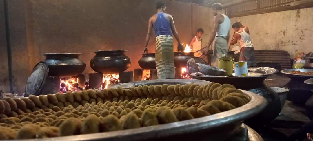 Mintu Baburchi catering service in chittagong logo