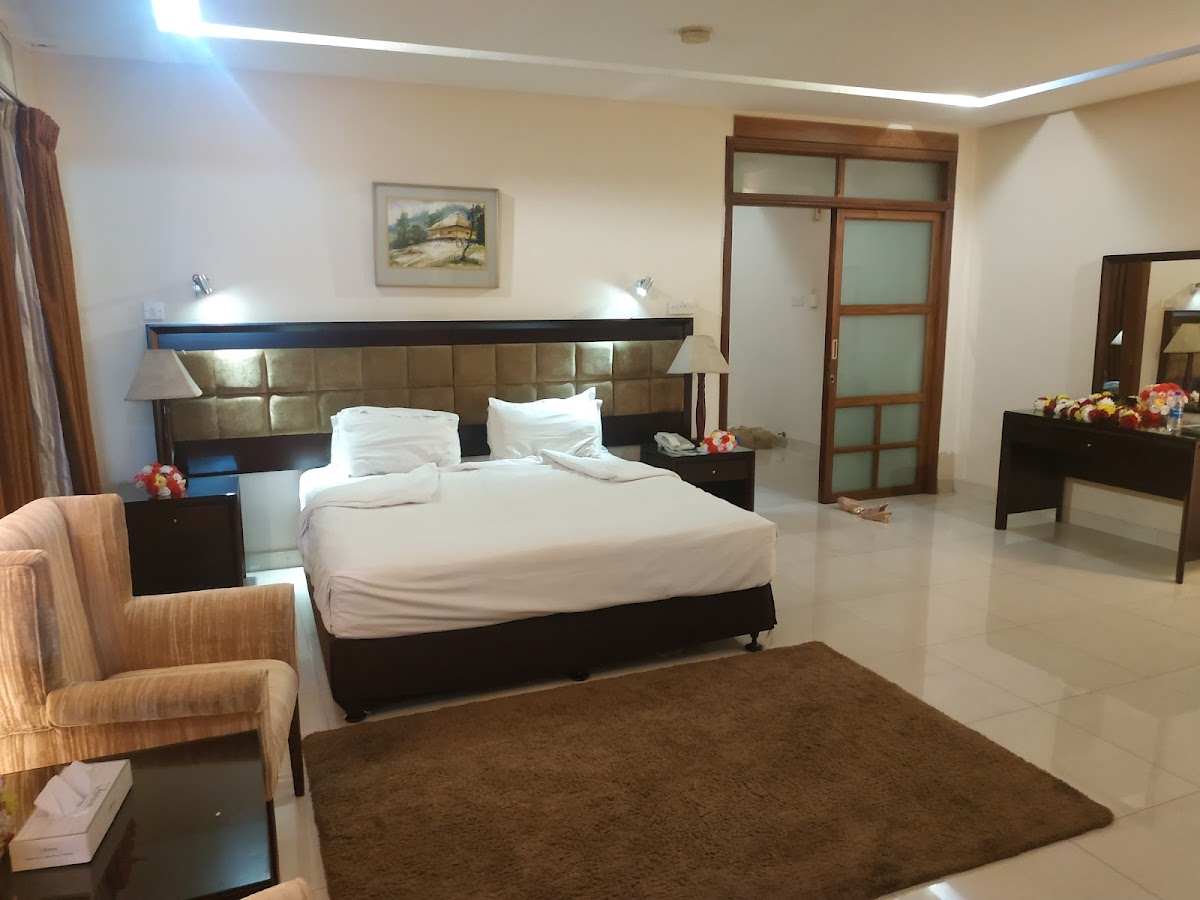 The Avenue Hotel & Suites - Photo 2