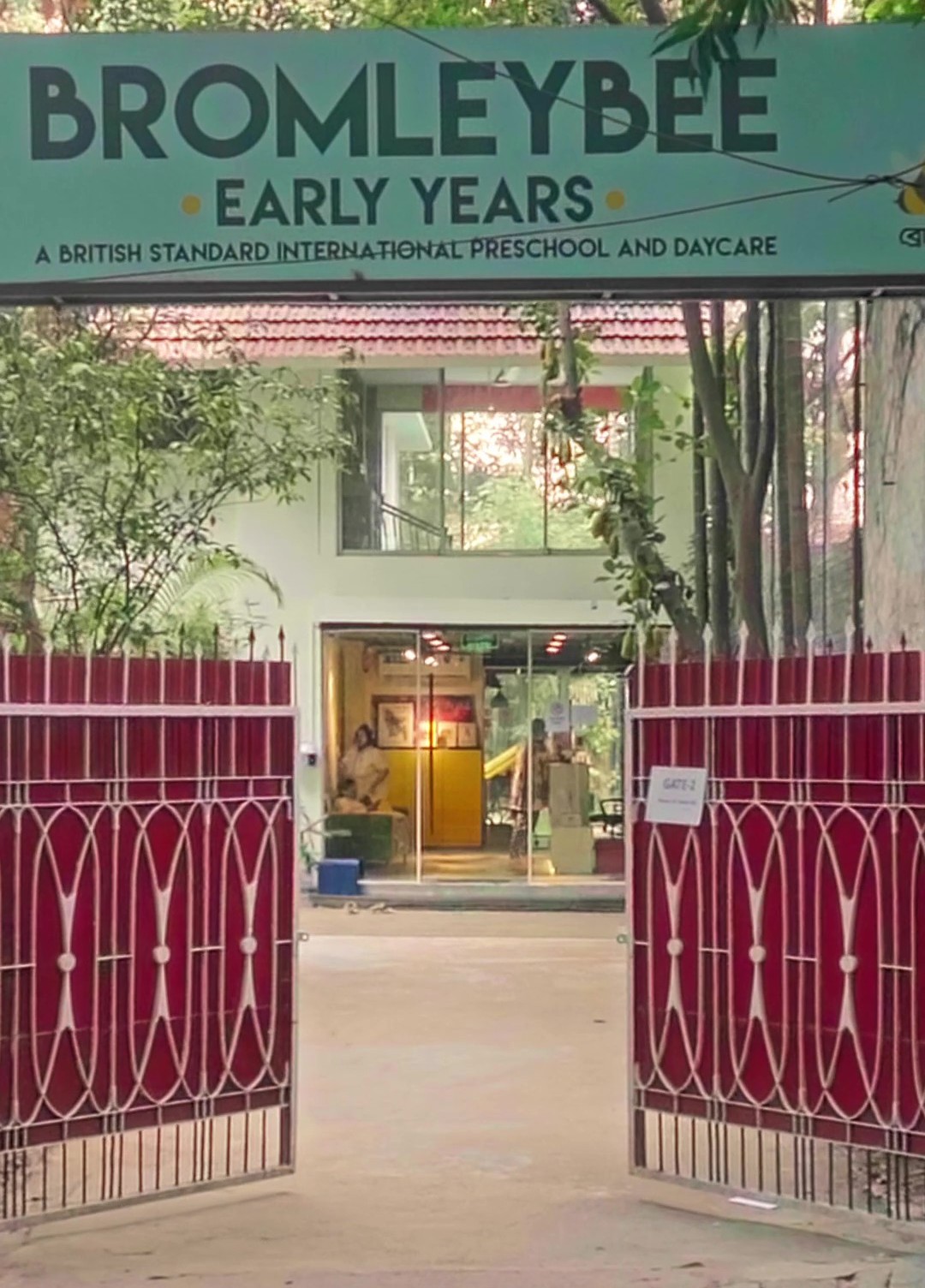 Bromley Bee Early Years International Preschool and Day Care logo